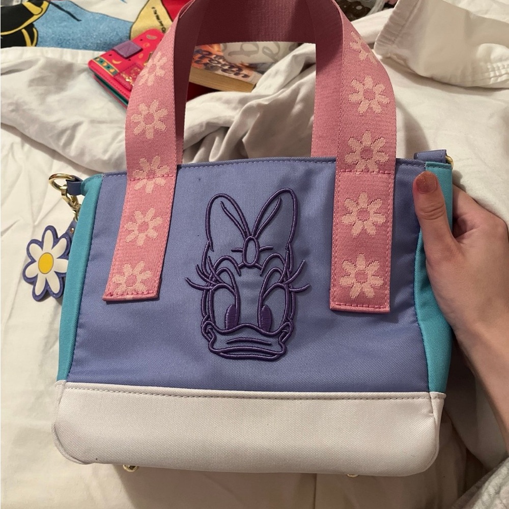 loungefly daisy duck tote